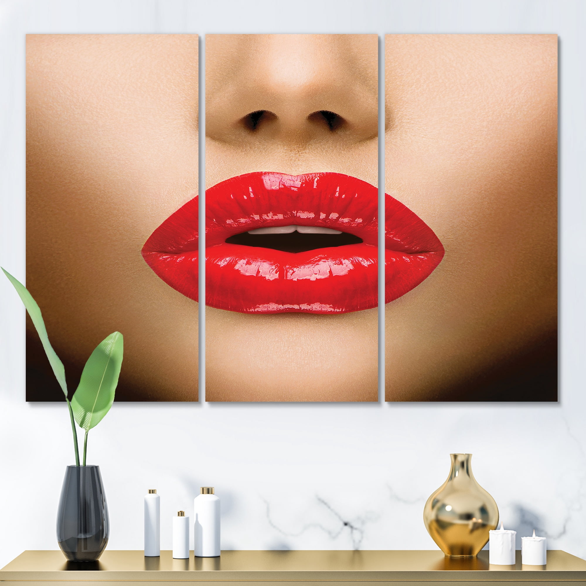 Designart ' Sexy Woman Lips Beautiful Make-Up Close-Up Kiss ' Modern Canvas Wall Art Print