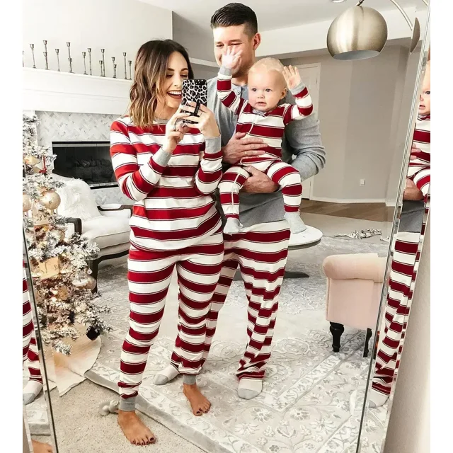 Ropa de Feliz Año Nuevo 2025 Conjunto de pijamas a juego para madre, padre e hijos para familia/parejas Pijamas navideños suaves Look familiar