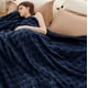 thumbnail image 2 of Manta Bedsure Pageant de forro polar azul para sofá, 230 x 230 cm, 2 of 8