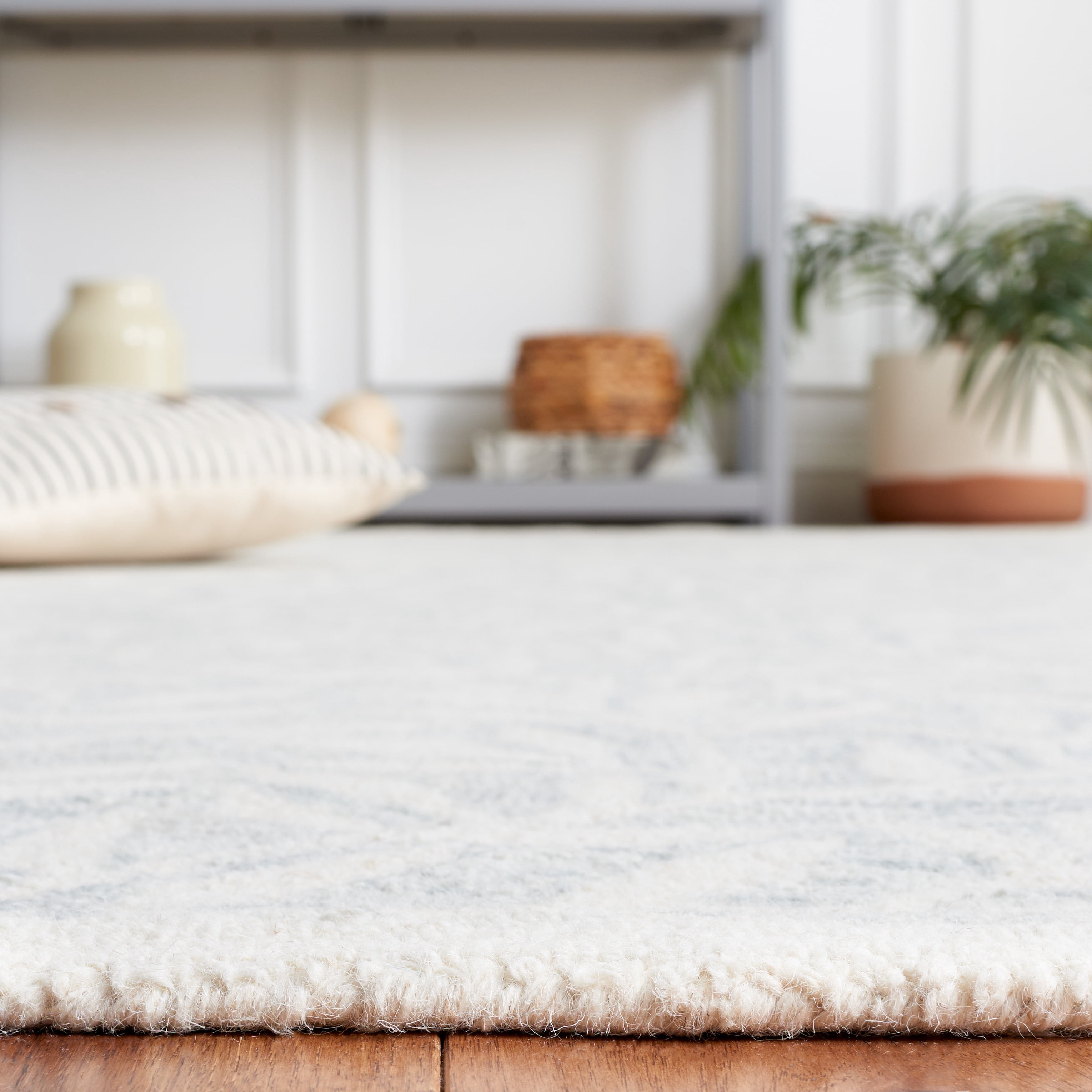 SAFAVIEH Jardin Zahara Floral Area Rug, Light Gray/Ivory, 5' x 8'
