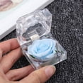 thumbnail image 2 of 1 rosa fresca preservada en cúpula de cristal con cinta decorativa, regalo para San Valentín, aniversario, cumpleaños (azul claro)., 2 of 5