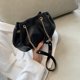 thumbnail image 4 of Bolso Hombro Con Cadena para Mujer Bandolera Pequeña Cubo Plisado PU, 4 of 9