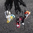 thumbnail image 2 of AJ Llavero Tridimensional Zapatillas Modelo Pareja Mochila Colgante Coche Hombres Mujeres B huangjie unisex, 2 of 2