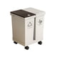 thumbnail image 1 of Cubo de basura de cocina con ruedas, contenedor de basura rectangular, impermeable. 40 litros, 1 of 7