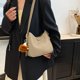 thumbnail image 4 of Bolsa de hombro cruzada de textura avanzada, bolsa de hombro de mujer, bolsa portátil, bolsas de moda, bolsas prácticas, bolsas de cuero, bolsas de fieltro, bolsas de algodón, bolsas, 4 of 8