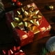 thumbnail image 4 of Juego de 2 Cajas de Regalo con Cinta Decorativa y Flores | Adornos de Lazo de Pvc Mate En Forma de Estrella de 12 Cm de Diámetro | Accesorios Festivos En Rojo y Dorado para Navidad, Año Nuevo y Cumpl, 4 of 6