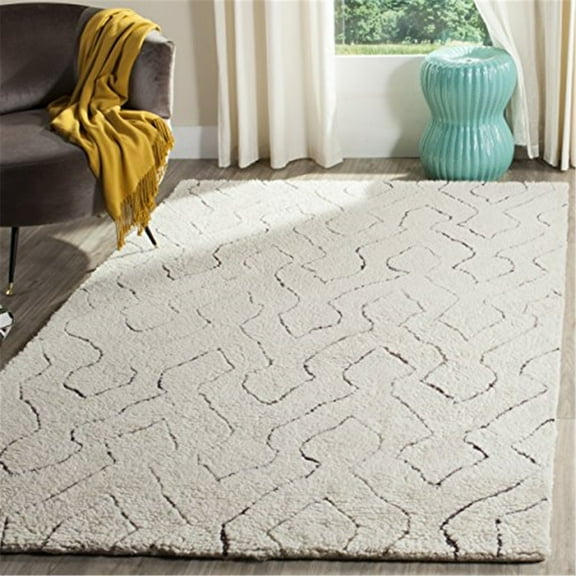 Safavieh Casablanca Shag 5' X 8' Hand Woven Rug in Ivory