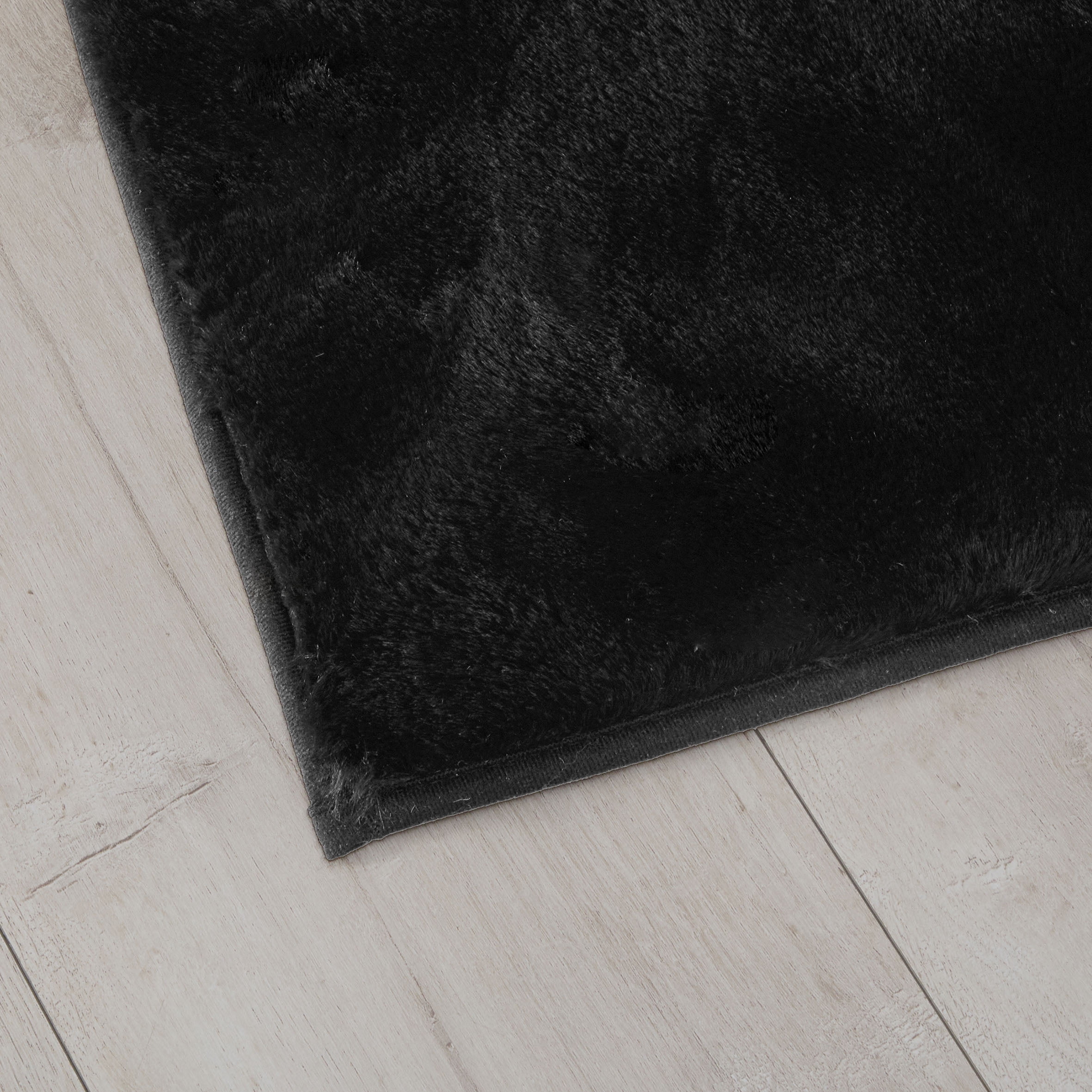Mainstays Solid Soft Rabbit Faux Fur Area Rug Ivory,30x46"