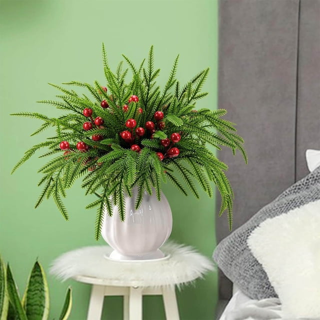 2 Ensembles d'Aiguilles de Cyprès de Noël et de Baies Rouges - Boutures de Pin Norfolk Artificielles en Plastique Décor de Noël Tiges de Verdure Réalistes Arrangements de Centre de Table pour les Fêtes Décorations de Mariage d'Hôtel et de Fête