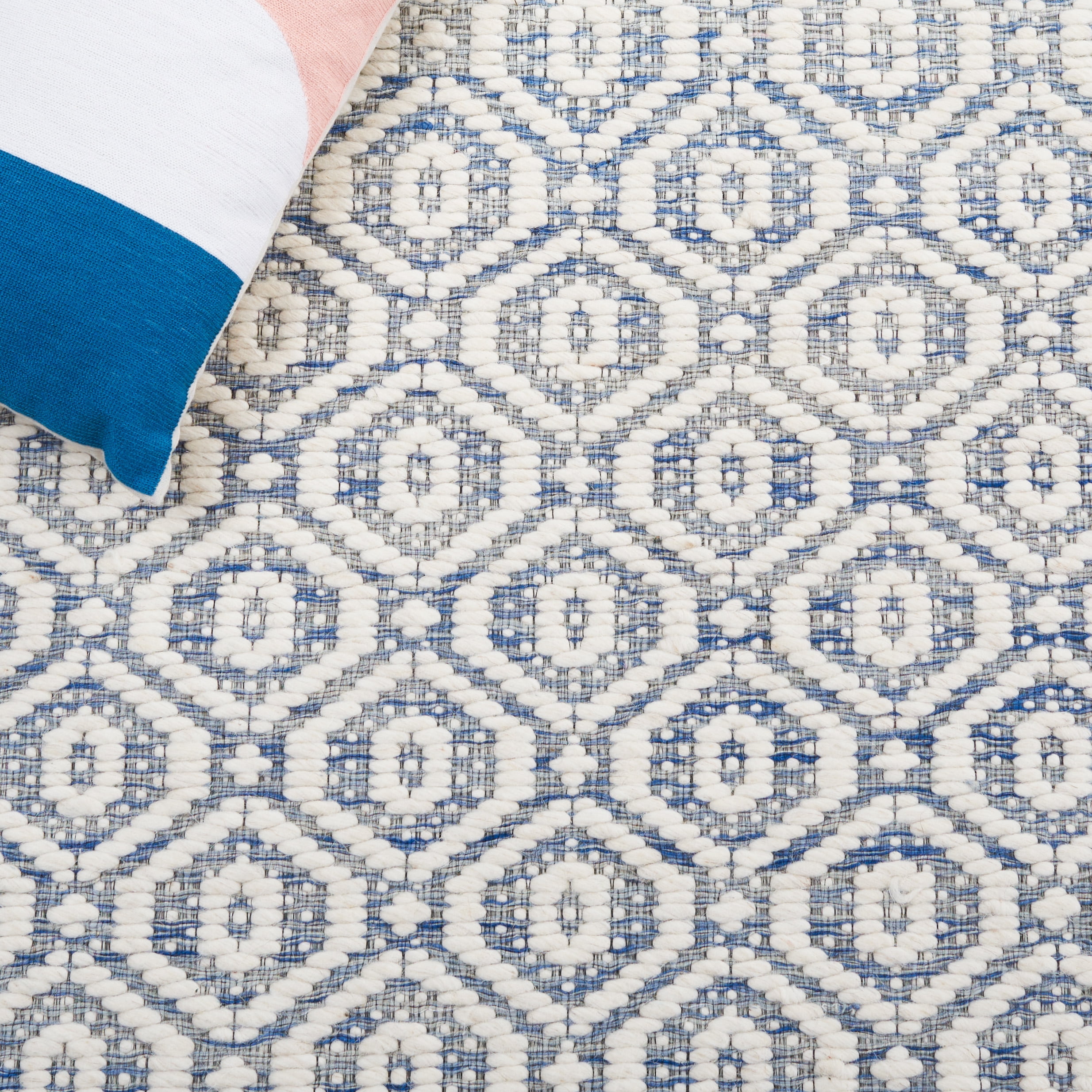 SAFAVIEH Marbella Fabiana Geometric Area Rug, Blue/Ivory, 8' x 10'