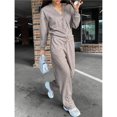thumbnail image 4 of Conjunto Deportivo Dos Piezas para Mujer:Top Larga con Cuello en V y Botones,y Pantalones Deportivos.Conjunto Moderno para Estar Casa,Ideal para Otoño e Invierno.Caqui XXXL, 4 of 5