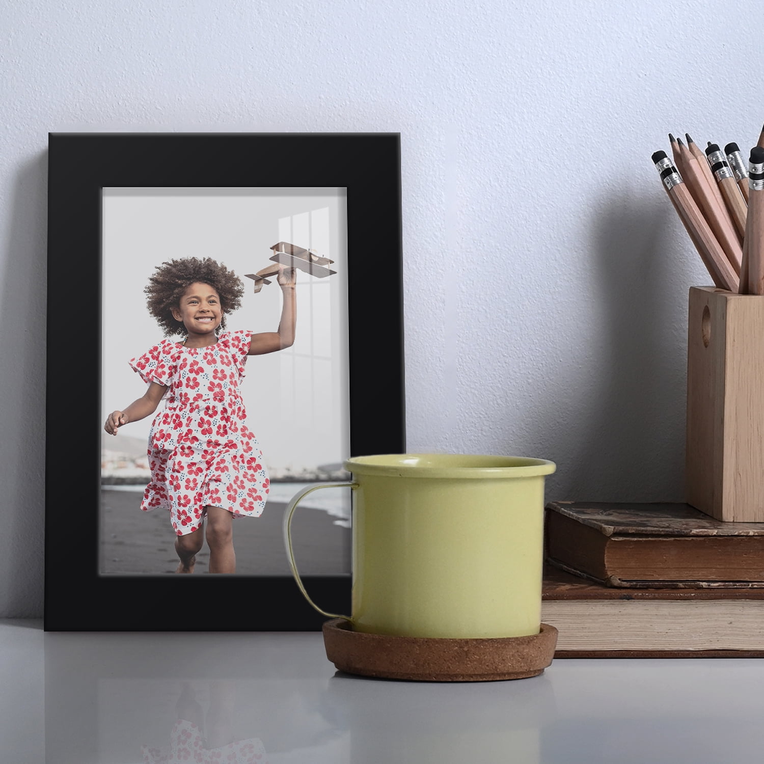 Modern 4 in. x 6 in. Black Picture Frame (Set of 2)