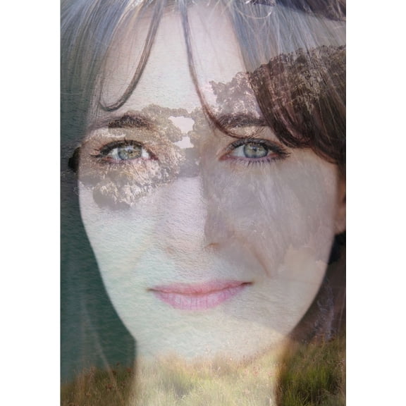 The Girl in the Wave, (Paperback)