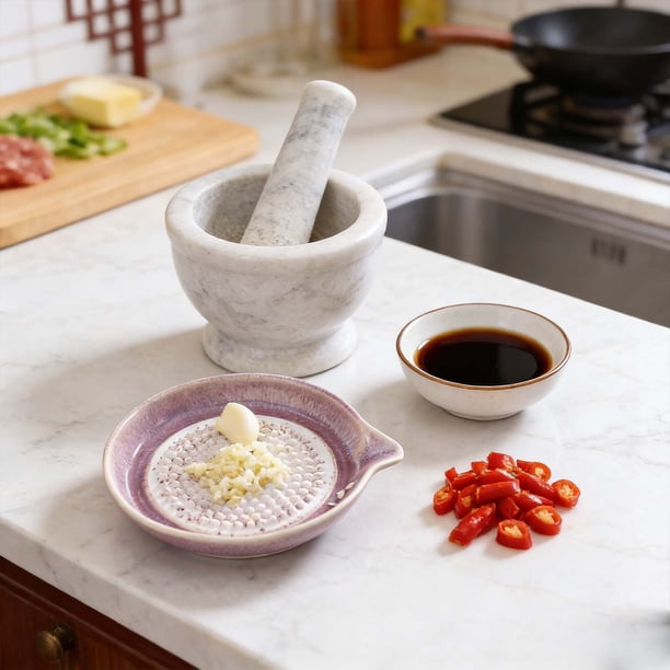 Trituradora cerámica de ajo con bandeja de almacenamiento – bol manual para moler jengibre, superficie elevada de granos, herramienta de ajo picado de alta fricción, set de limpieza fácil de enjuague