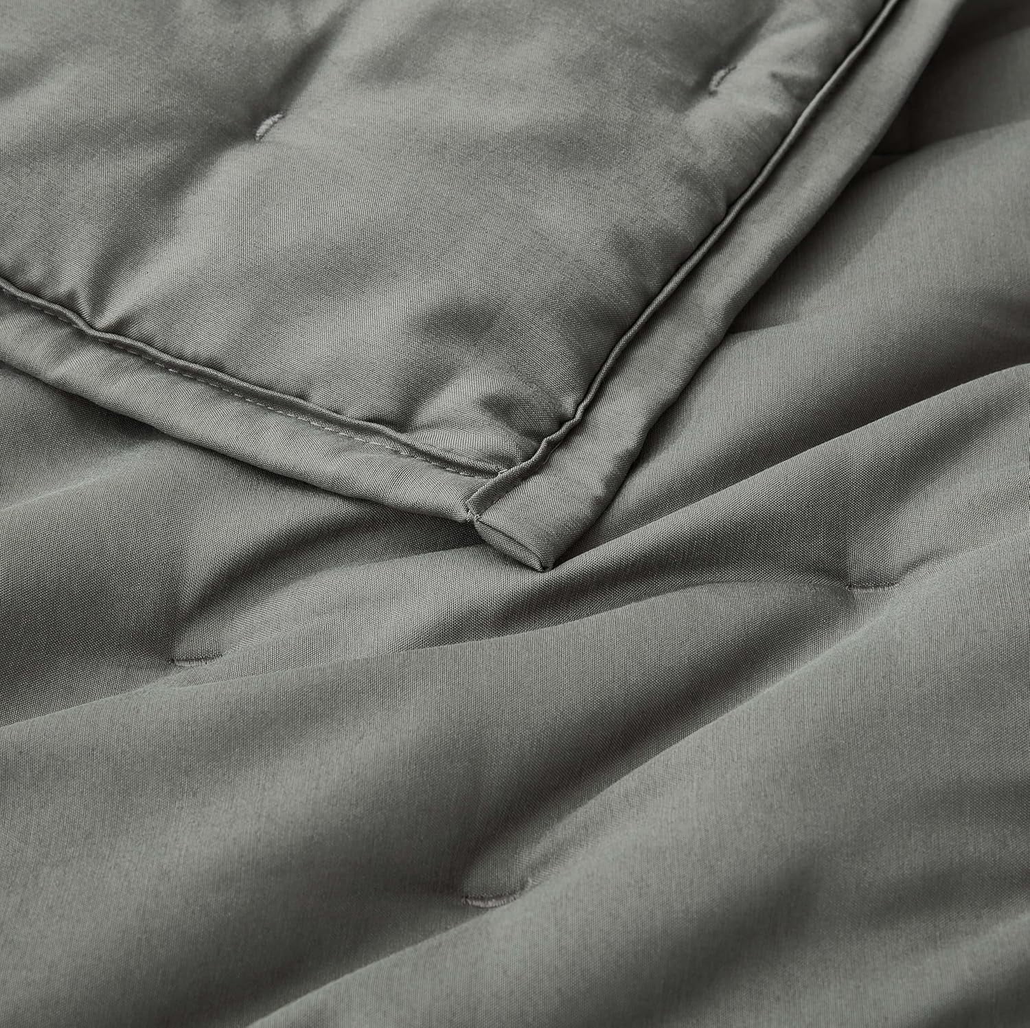 Chezmoi Collection Glen 3-Piece Crescent Stitched Quilt Set, Queen Size, Dark Gray, Rayon Derived from Bamboo & Polyester Blended, Soft Breathable Cooling Bedspread for Hot Sleepers