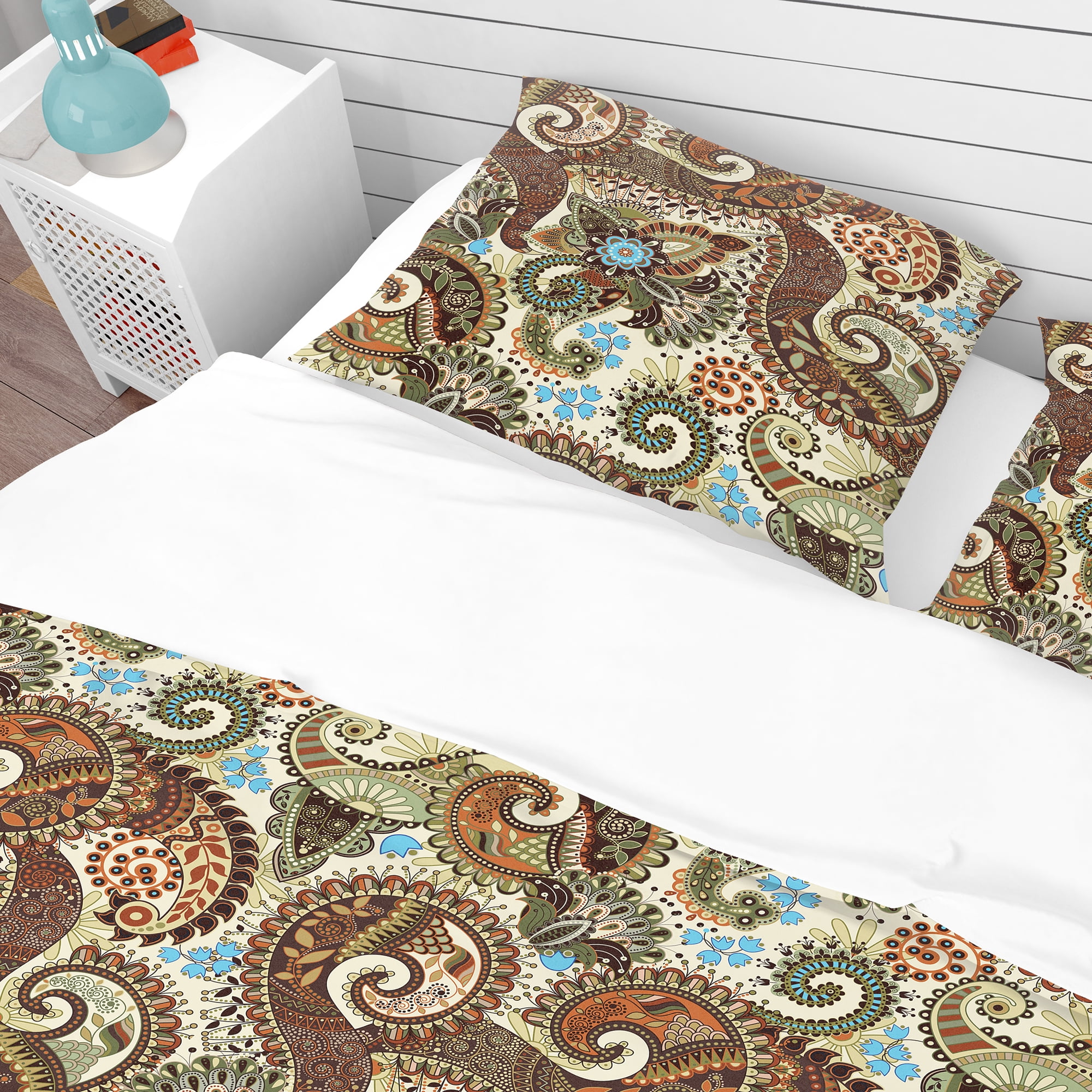 Designart 'Paisley Pattern with Fantasy Background' Vintage Duvet Cover Set