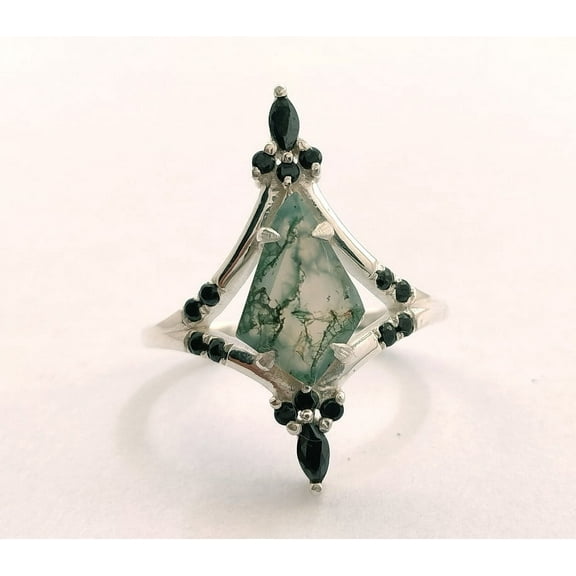 Gitanshjewels Nature Inspired 1.50 Carat Natural Green Moss Agate Solitaire Engagement Ring - Forest Ring - 18K Yellow Gold Kite Sterling Silver