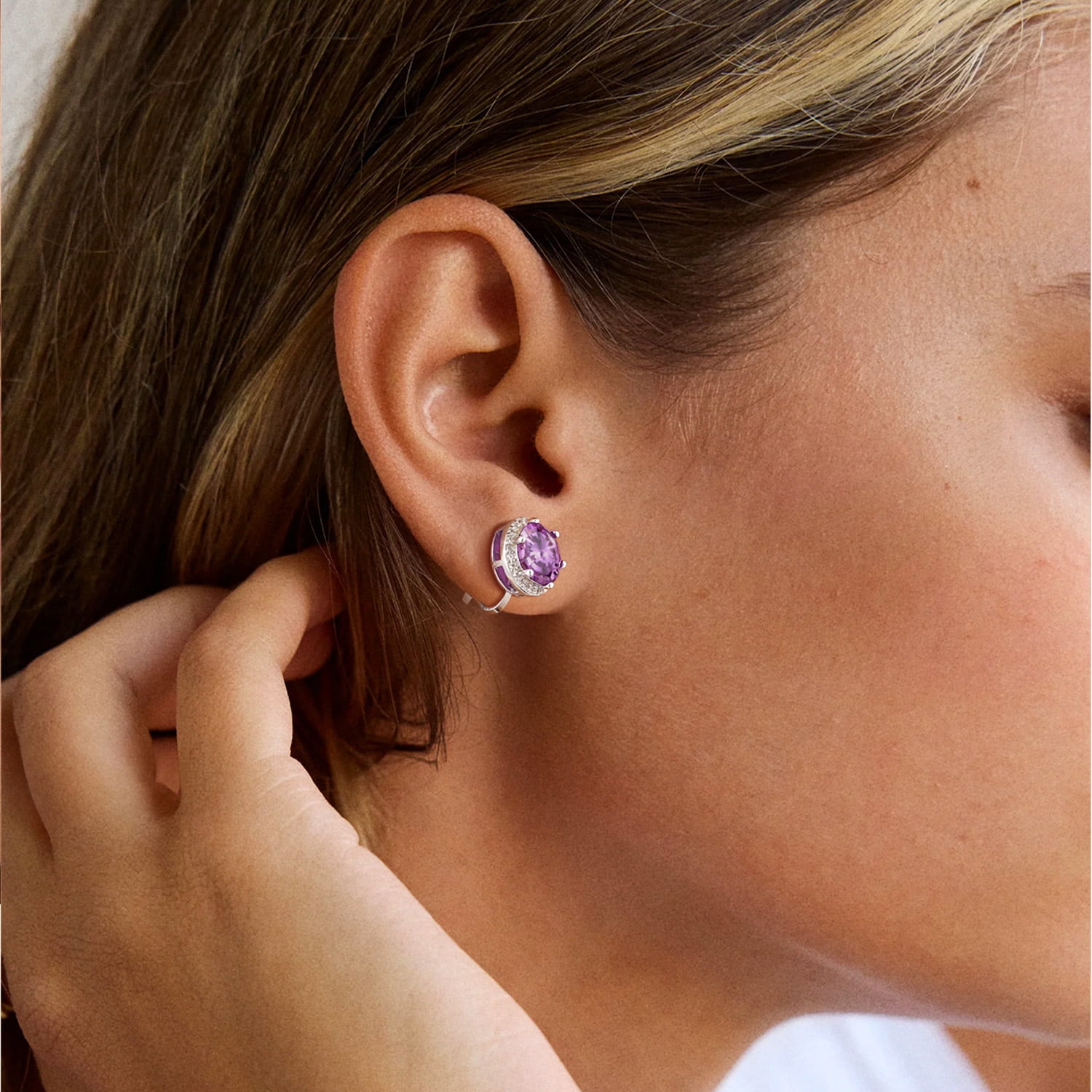 FindChic Pure 925 Sterling Silver Clip On Earrings for Women, Round 8MM Cubic Zirconia Non Pierced Studs Synthetic Alexandrite Birthstone Earrings Jewelry Gifts for Her, Birthday/Christmas