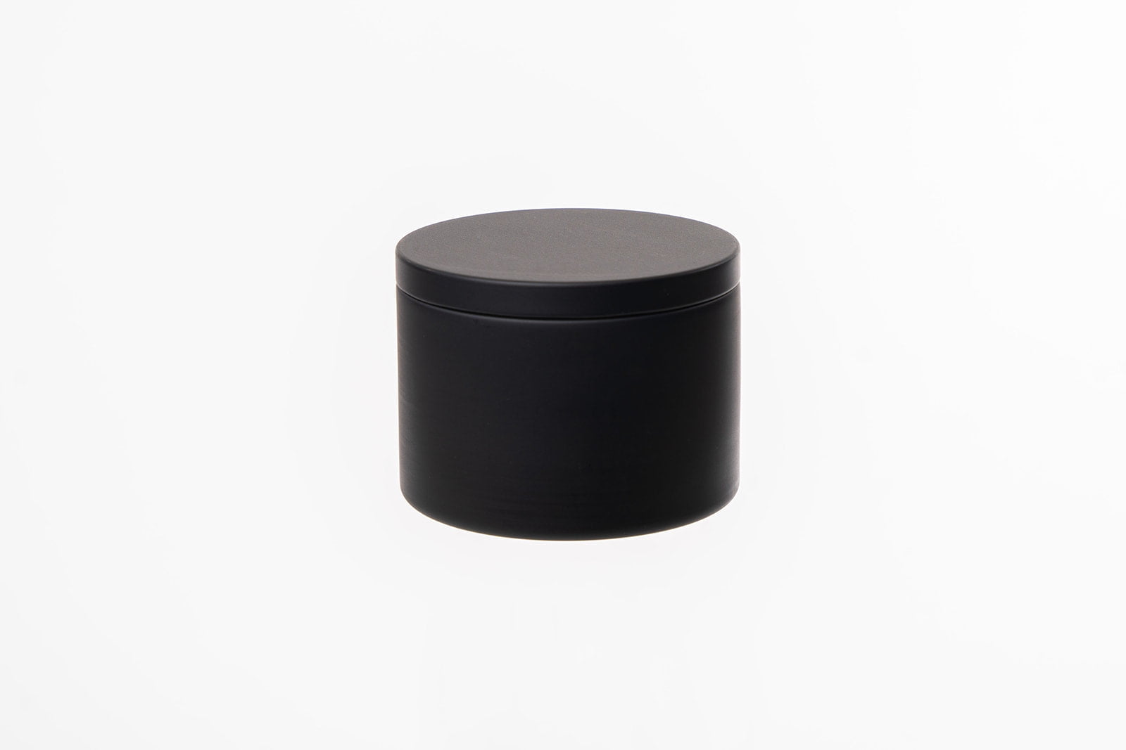 EOTW Candle Supply 8 oz. 24 Pack Empty Black Tin Jars, Ideal for Candle Making.