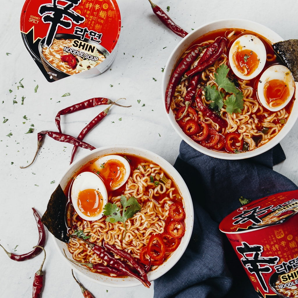 Cup Korean instant noodles Shin Ramyun - Spicy beef broth flavour - Nongshim