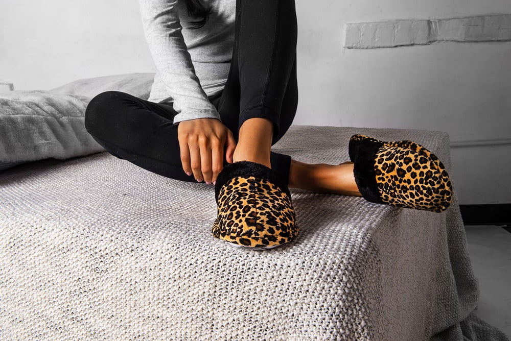 Aerusi Women's Leopard Tarta Faux Fur Memory Foam Slipper US Standard