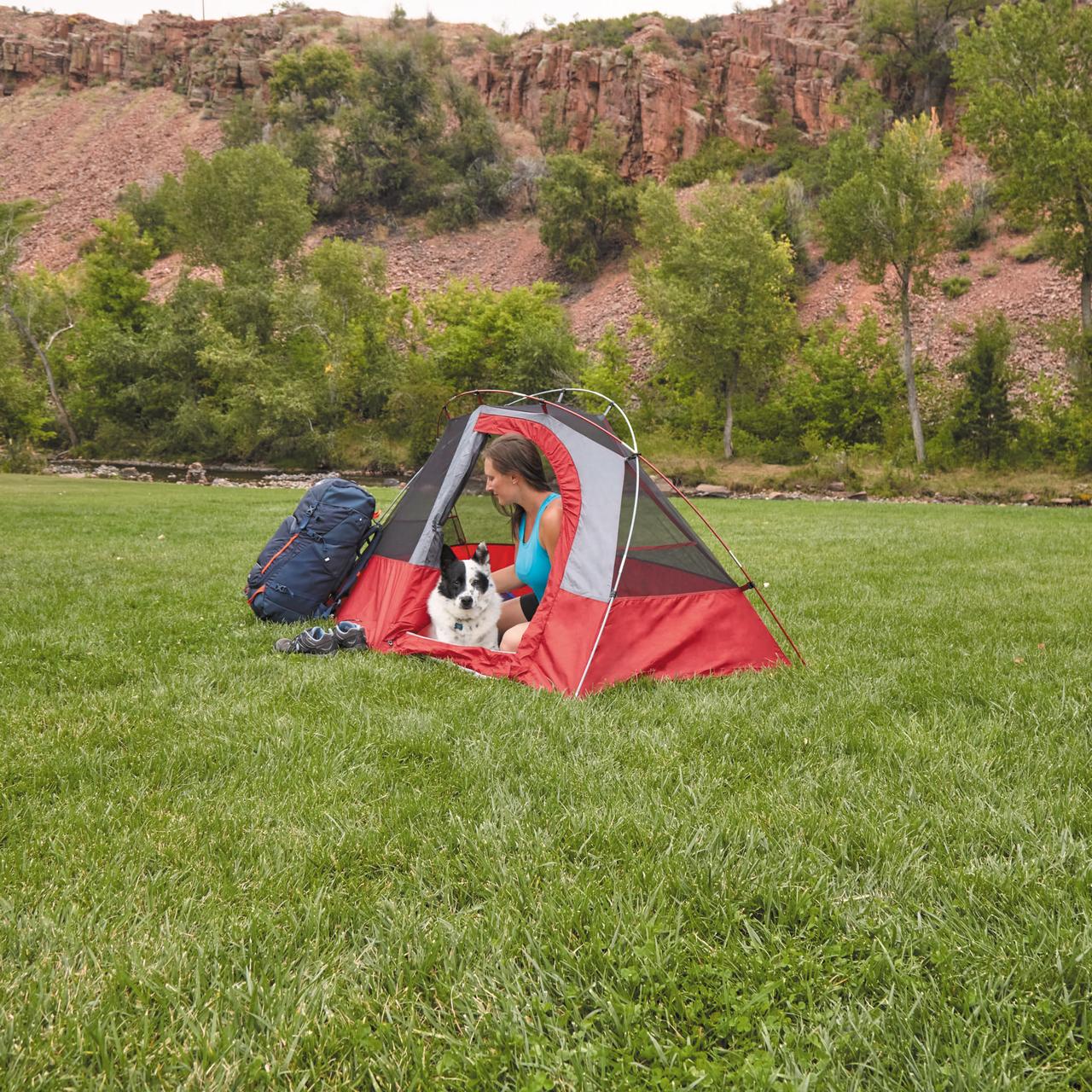 Carpa para mochilero de 1 persona Ozark Trail, peso de carga 4.4 lb, puerta grande estilo D 7