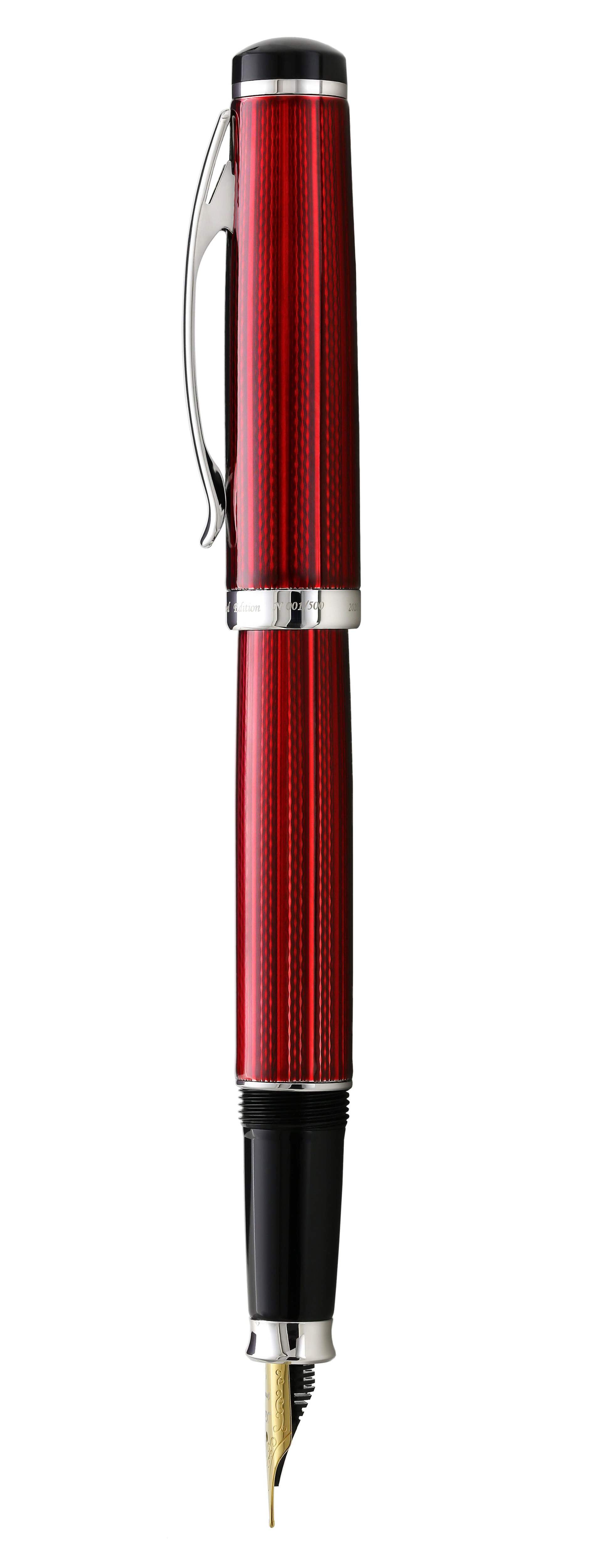 Xezo Xezo Incognito™ Diamond-Cut Lacquered Brass Fountain Pen (Medium Nib) - Burgundy Red