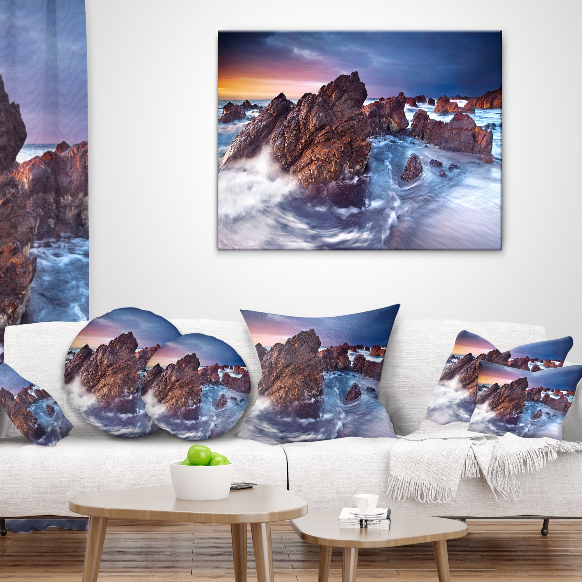 Designart Rugged Beauty Landscape - Photography Throw Pillow - 16x16