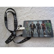 Gotham cast 2014 Comic-Con lanyard and lenticular 2 sided promo card