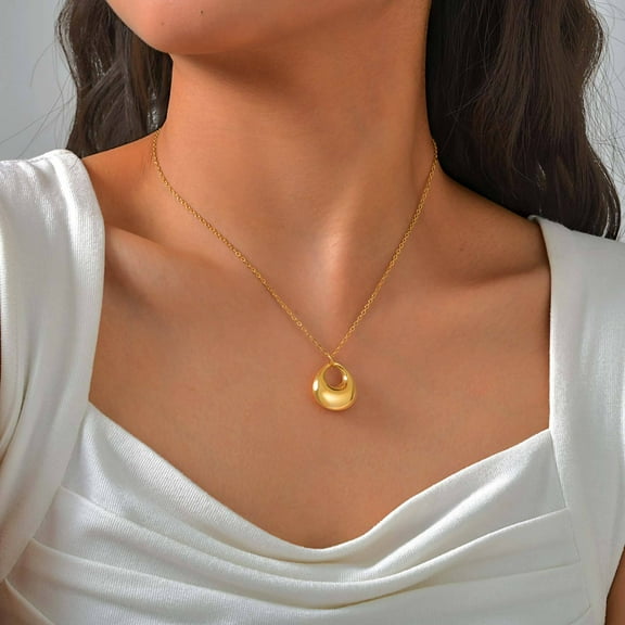 Classic 14K Yellow Gold Colorfast Hollow Circle Pendant Necklace For Women Clavicle Chain Lightweight Jewelry