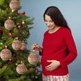 thumbnail image 4 of Fiudx Adorno Navideño "Nos Vemos 2024", Conmovedor Recuerdo Navideño, Hecho de Boj, Un Alegre Regalo Familiar, Ideal para Padres, Decoración para El Árbol, Tamaño de 7 Cm, Un Detalle Navideño Memorab, 4 of 7