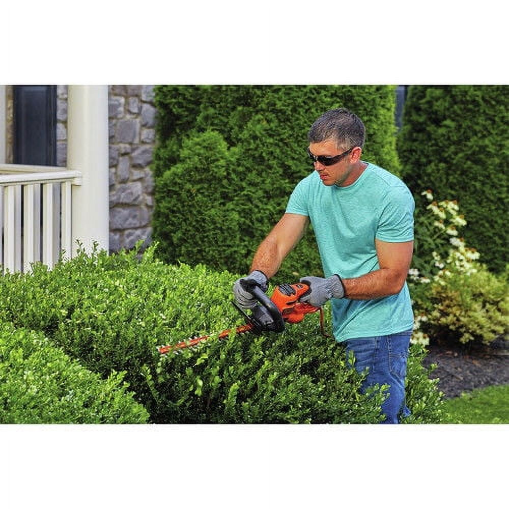 BLACK+DECKER BEHTS300 20 in. SAWBLADE Electric Hedge Trimmer