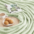 thumbnail image 4 of Manta tejida Blanket CYMULA de 127 x 152 cm, color verde menta, suave, 4 of 8