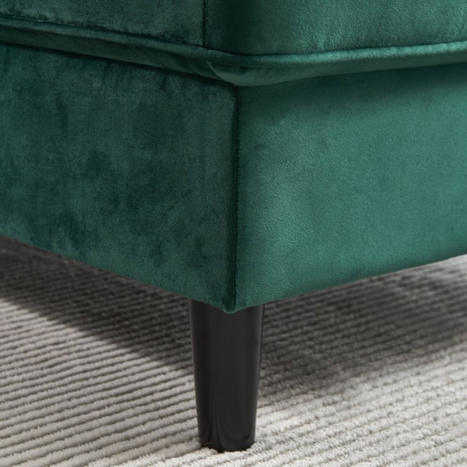 Gewnee Mid-Century Modern Velvet Chaise Lounge with Pillow - For Bedroom, Living Room