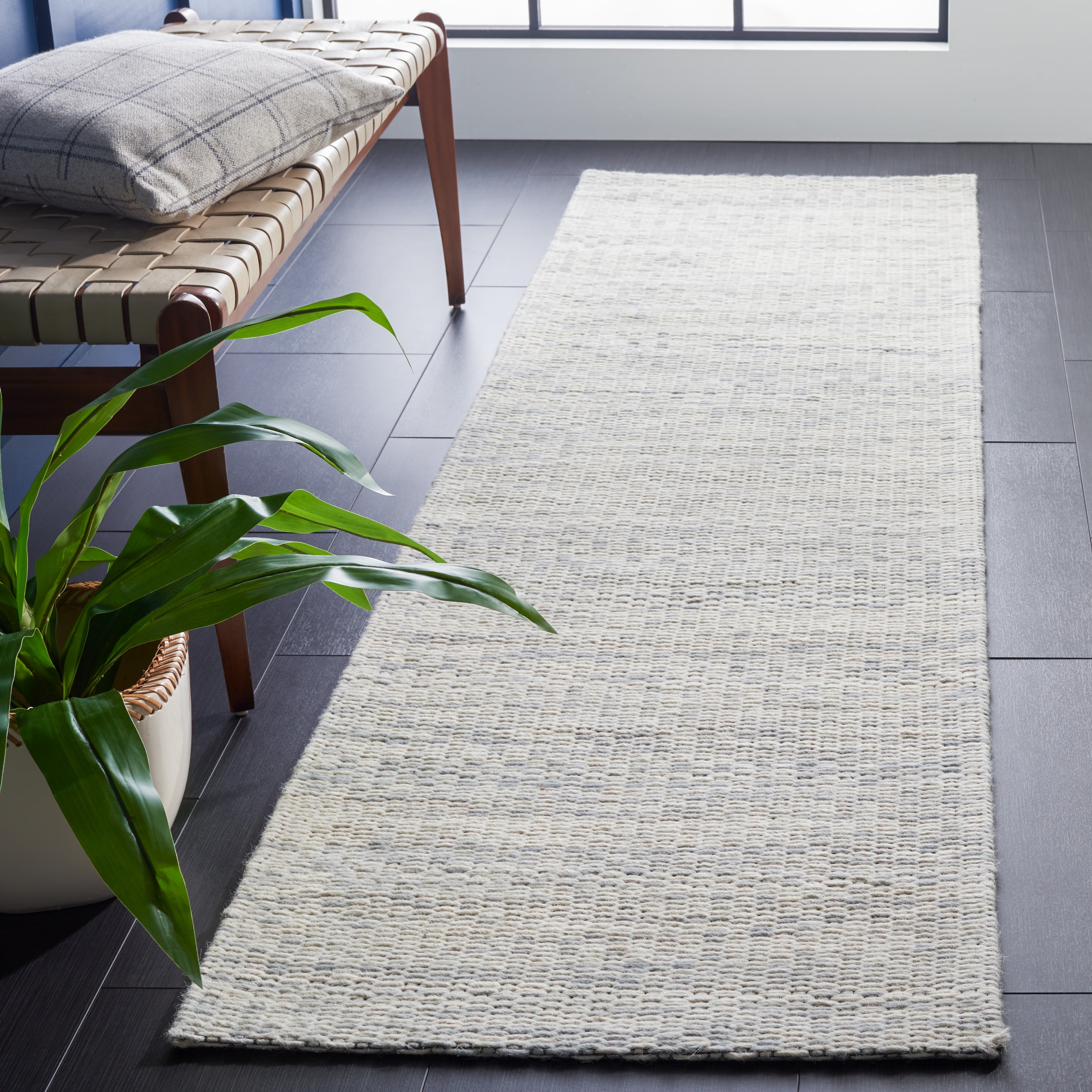 SAFAVIEH Marbella Taegan Distressed Runner Rug, Light Grey, 2'3" x 8'