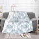 thumbnail image 3 of Elegante manta de toile con estampado floral azul y blanco, ideal para decorar la habitación, ideal para cama y sofá, de 101 x 76 cm., 3 of 8