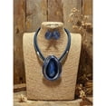 thumbnail image 4 of Conjunto Clásico de Collar, Areneros y Pulsera con Corona Azul de Corazón Marino, 4 of 5