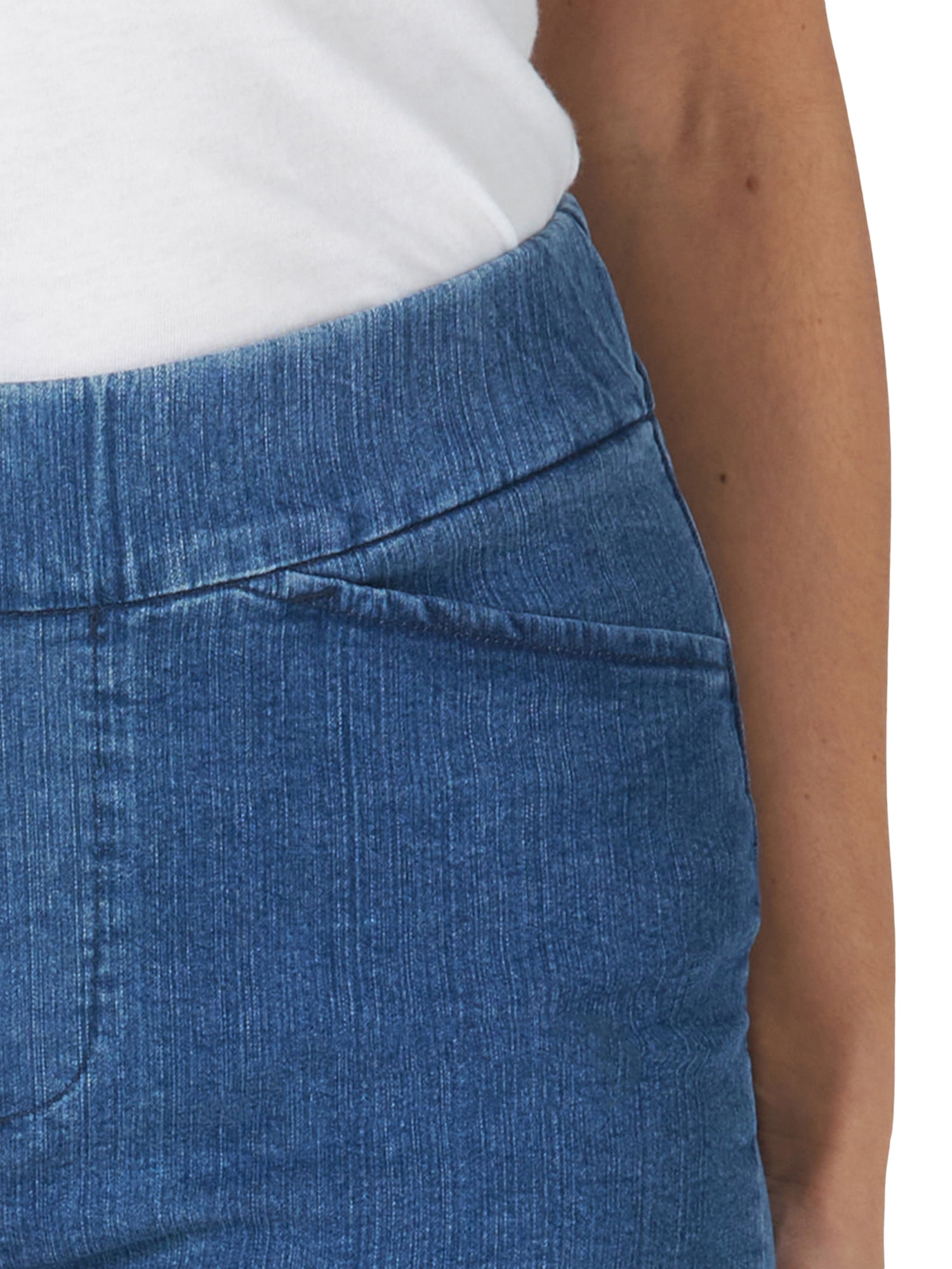 Chic Women's Classic Collection Relaxed Fit Flat Bermuda Short
