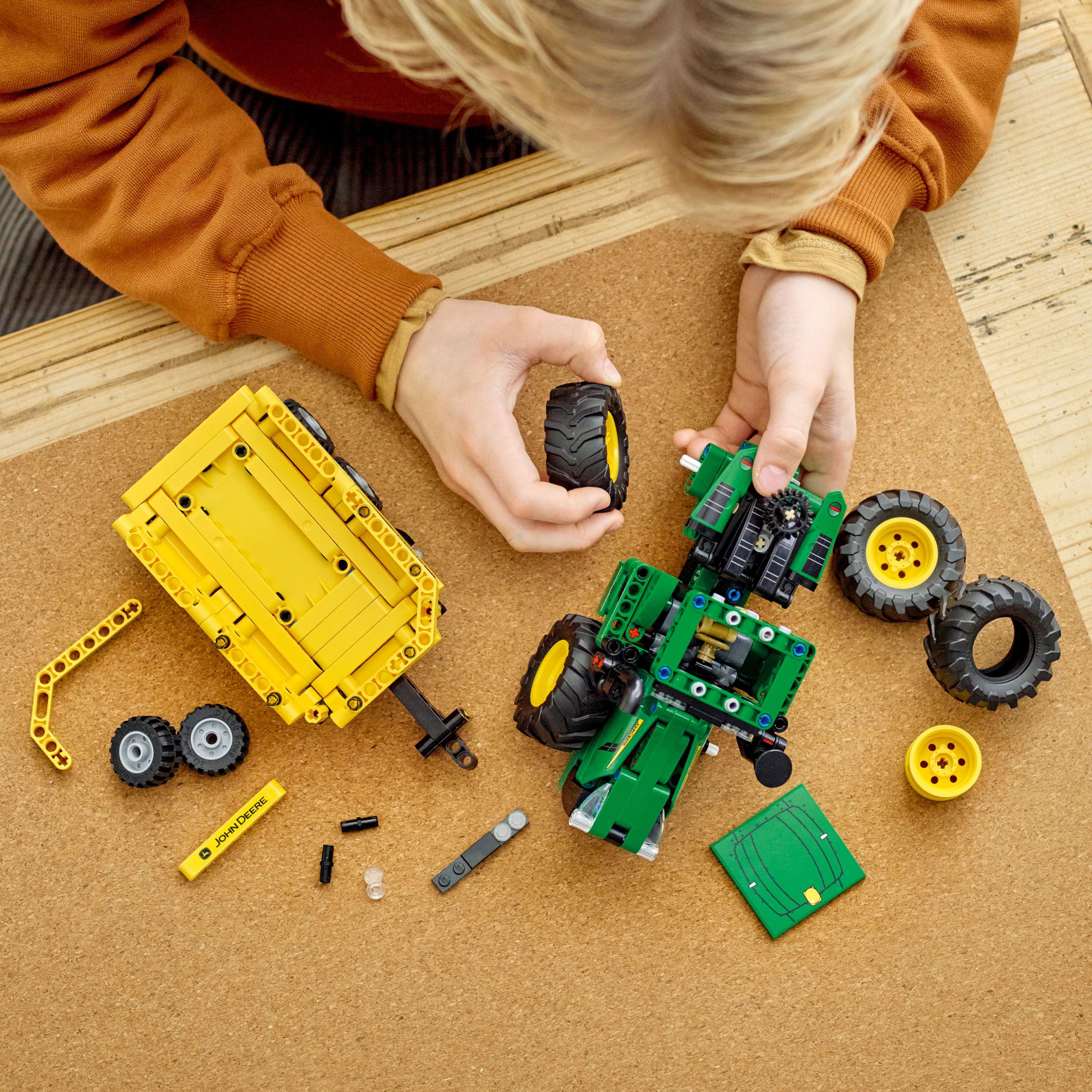 LEGO Technic John Deere 9620R 4WD Tractor Toy 42136 Building Toy -  Collectible Model with Trailer, Featuring Realistic Details, Construction  Farm Toy for Kids Ages 8+ 