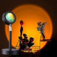 thumbnail image 1 of Lámpara de proyección de puesta de sol, luz LED de noche giratoria, lámpara de ambiente de pie, lámpara USB para selfies para sala de estar y dormitorio, 1 of 5