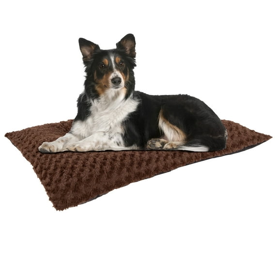 PETMAKER Medium Faux Fur Pet Bed with Non-Slip Bottom (Chocolate Brown)