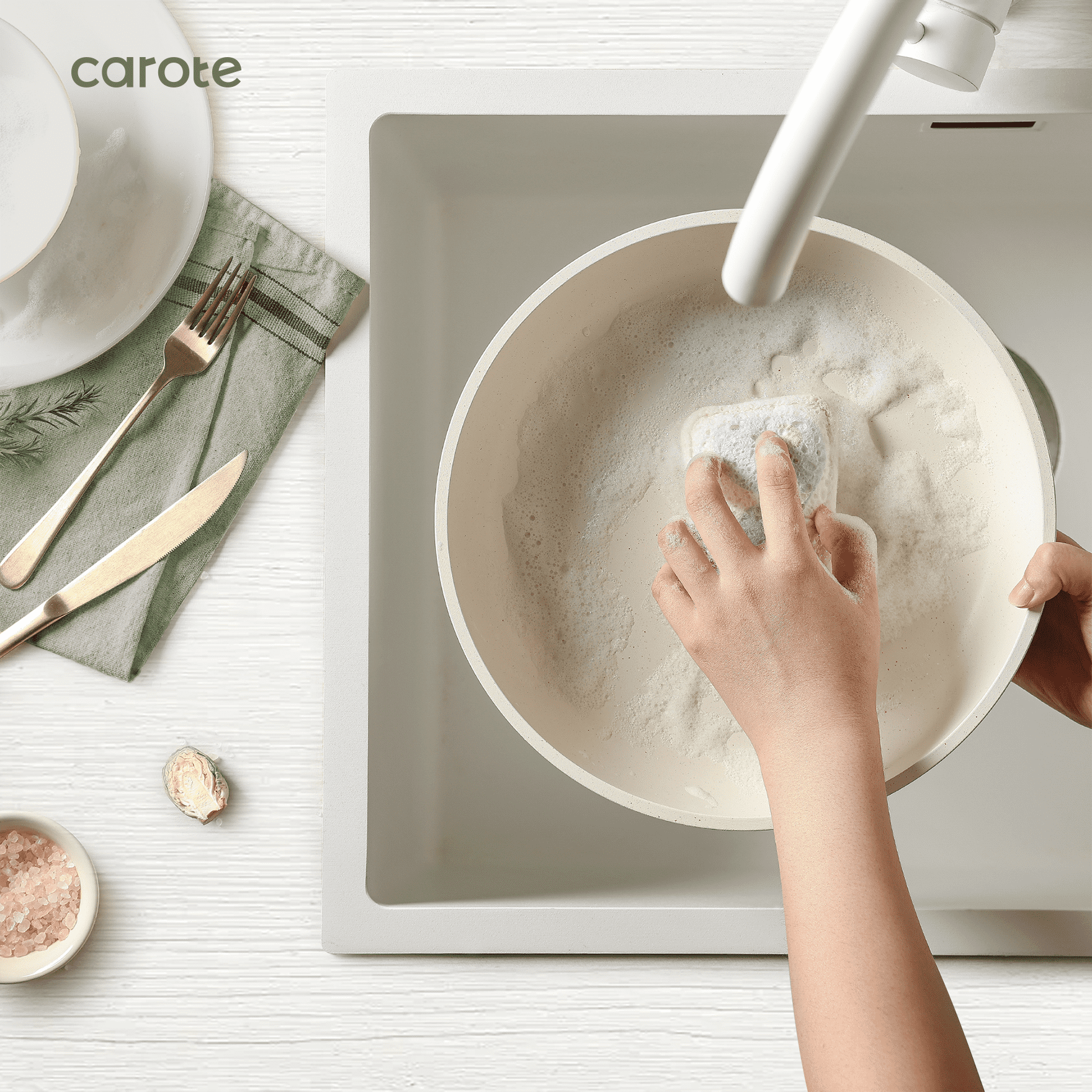 Carote Nonstick Cookware Sets, 17 Pcs Non Stick Pots and Pans Set with Removable Handle, Dishwasher & Oven Safe, Induction Compatible, White