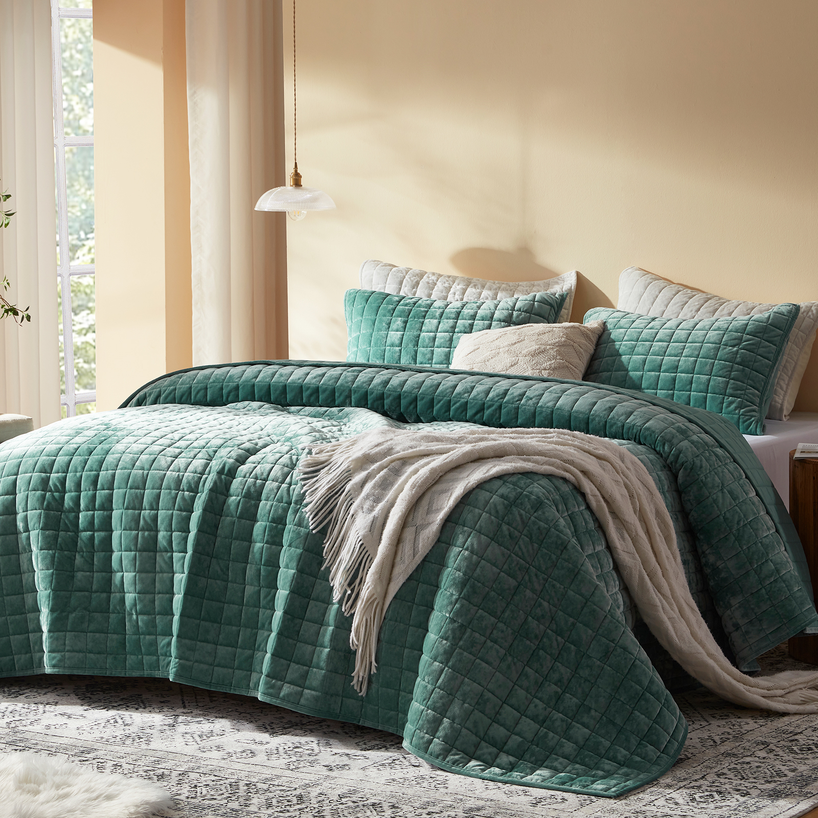 Velvet Quilt California King-118''x106'', Lightweight Aqua Green Velvet Comforter Set with 2 Pillow Shams, Soft Oversized Bedspread Coverlet Quilted Bedding Set for All Season