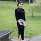 thumbnail image 1 of ALSLIAO - Nuevo y lujoso vestido largo de terciopelo para mujer, cheongsam chino, corte entallado, qipao negro, talla 2XL, 1 of 8