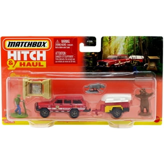 Matchbox Hitch & Haul MBX Construction Zone 2/8 - Set Cantiere Con Rimorchio Cemento E Figure, Colori Blu/Giallo