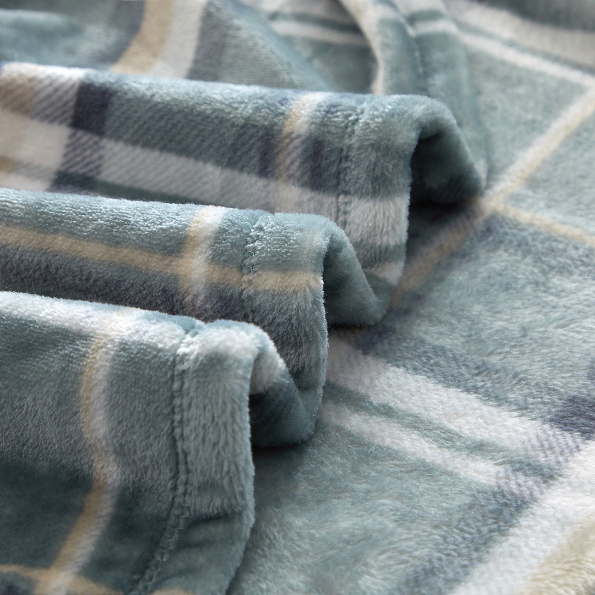 Dearfoams Huge Plaid Family Blanket, Green, 84 x 104 in