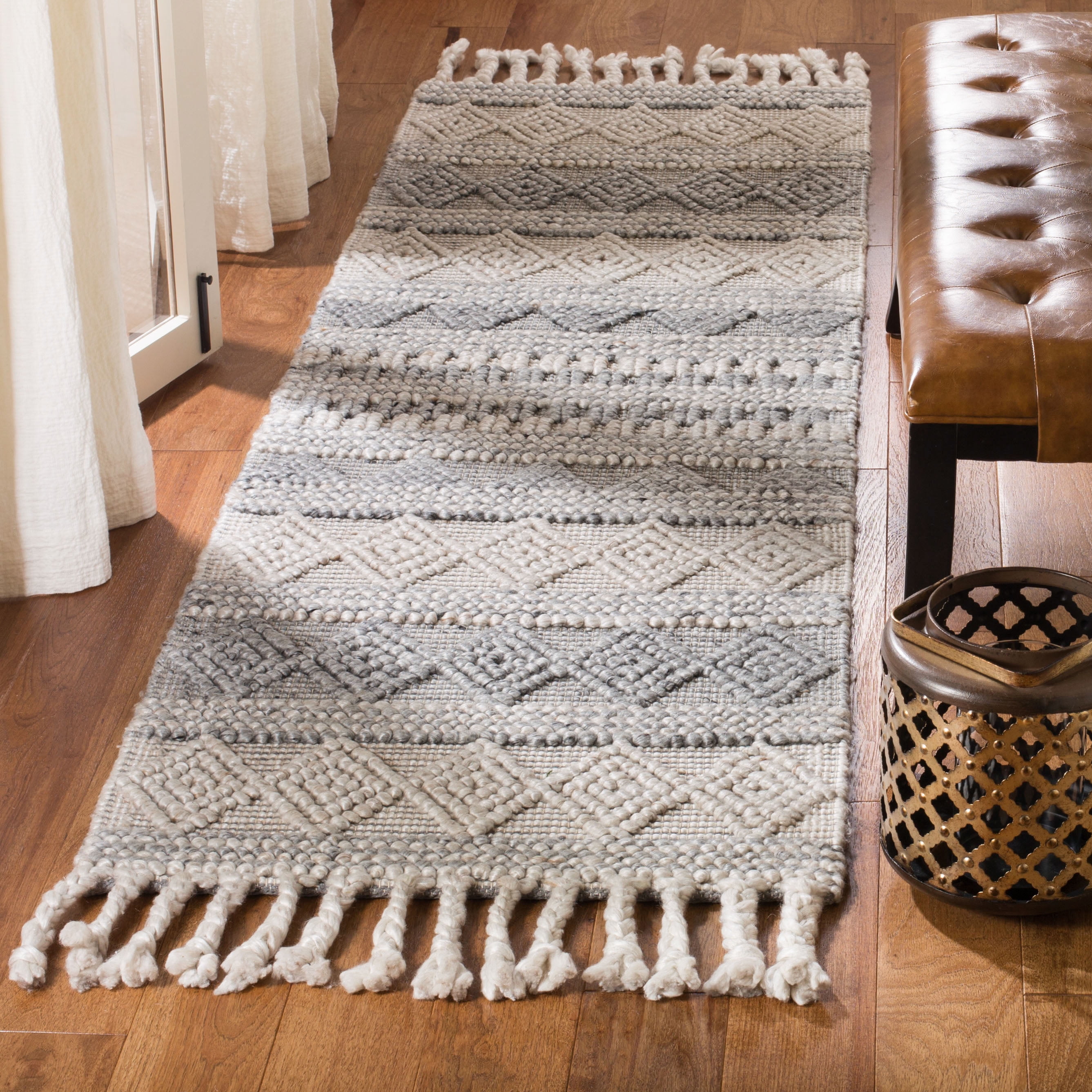 SAFAVIEH Natura Aphrodite Geometric Runner Rug, Silver, 2'3" x 10'
