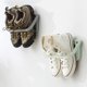 thumbnail image 3 of Juego de 2 ganchos para zapatos plegables en gris, 3 of 5