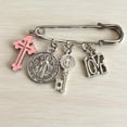 thumbnail image 3 of Broche Segurito de Proteccion para embarazada San Benito, cruz rosa, 3 of 4