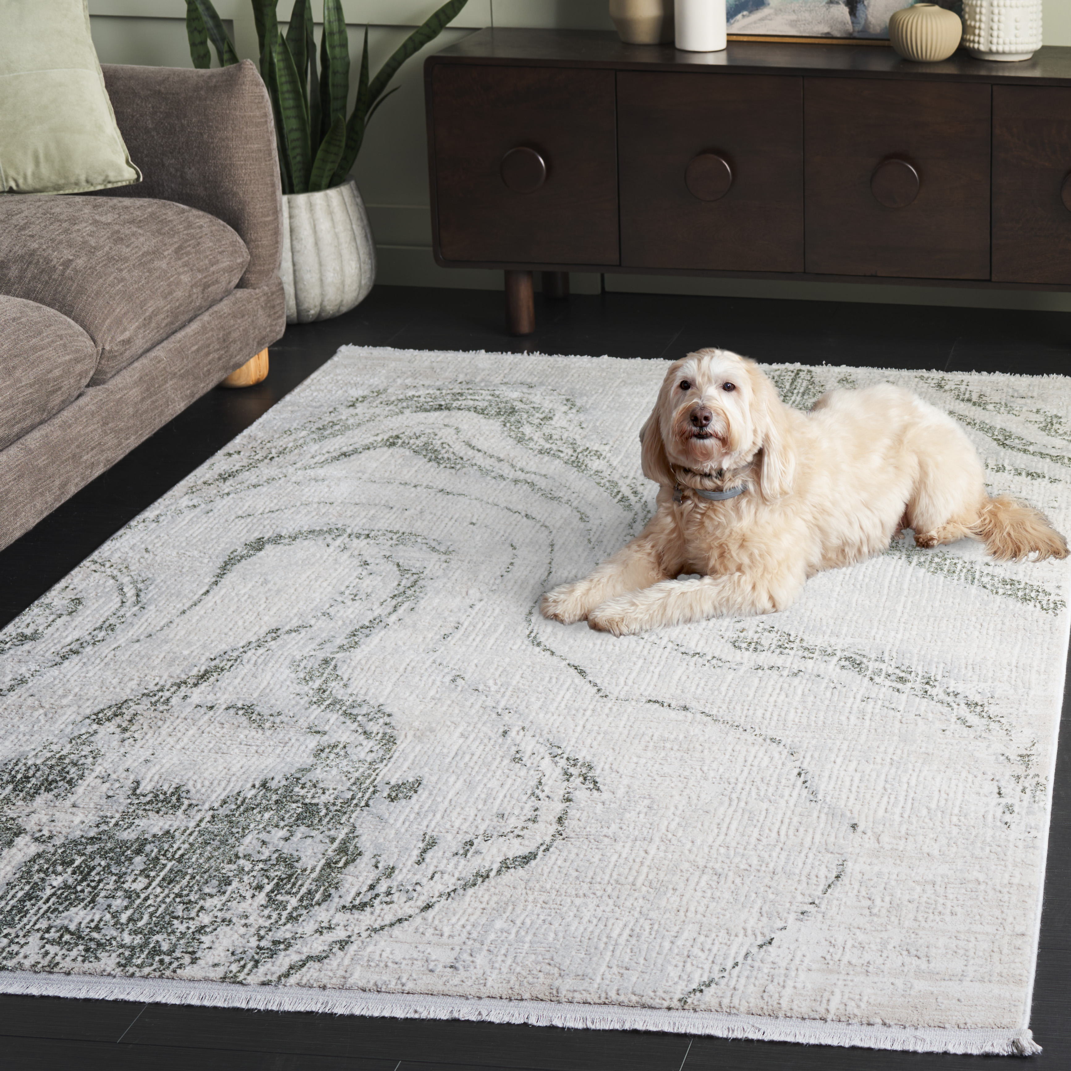 SAFAVIEH Whisper Azalea Abstract Area Rug, Green/Ivory, 4' x 6'